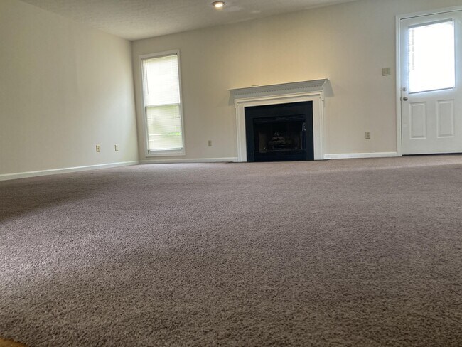 Foto del edificio - 317 Cedar Ridge Rd