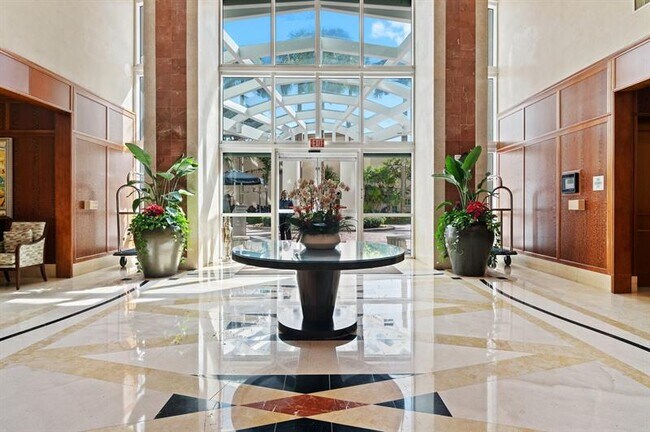 Foto del edificio - 347 N New River Dr E