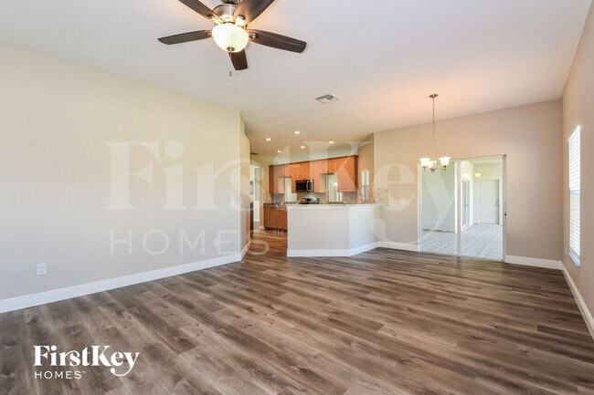 Foto del edificio - 835 SW 17th Terrace