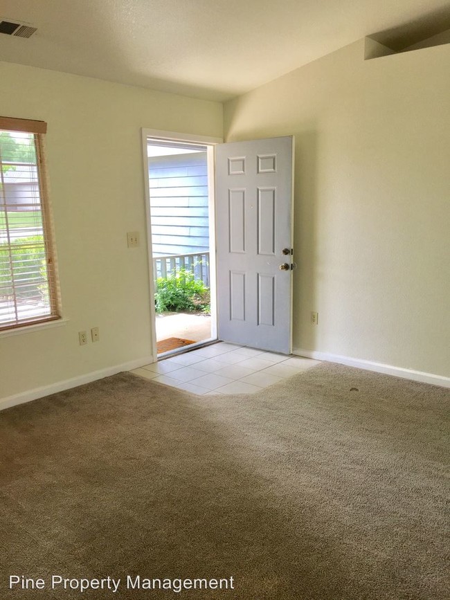 Building Photo - 3 br, 2 bath House - 1065 Grouse Dr
