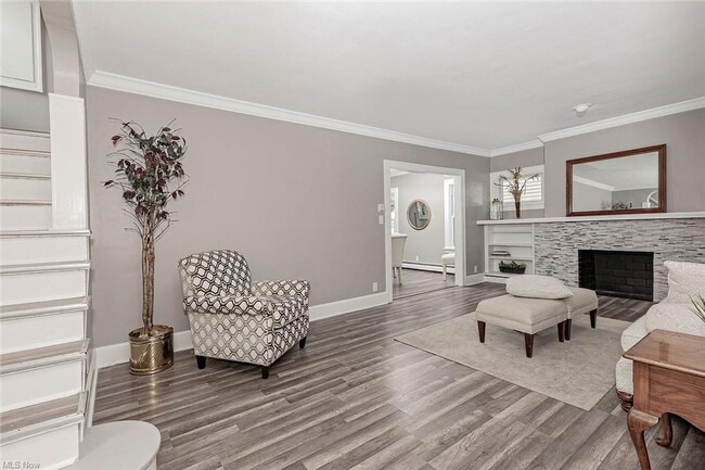 Building Photo - Lakefront 4-Bedroom Home for Rent in Euclid, OH