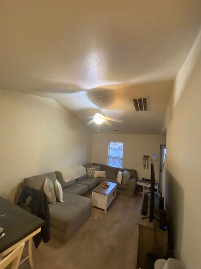 Foto del edificio - Carolina Forrest! 3 Bedroom / 3 Bath. Pet Friendly.