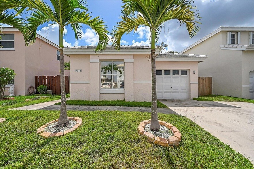 Primary Photo - 3084 Lighthouse Place
