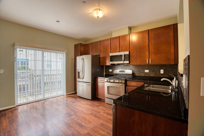 Foto del edificio - 1251 Evergreen Ave