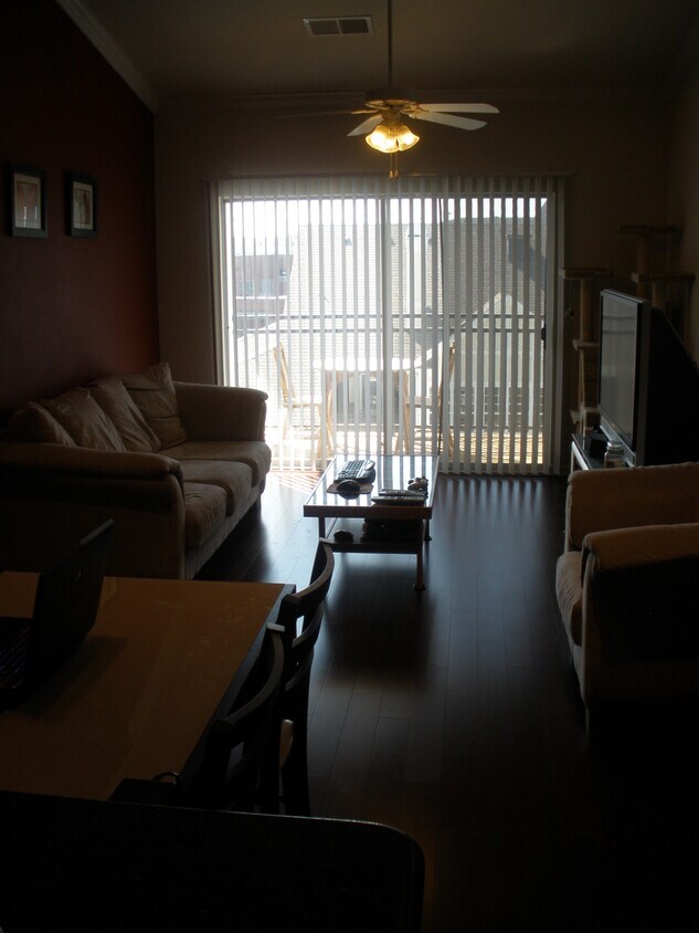 Building Photo - 12954 Centre Park Cir