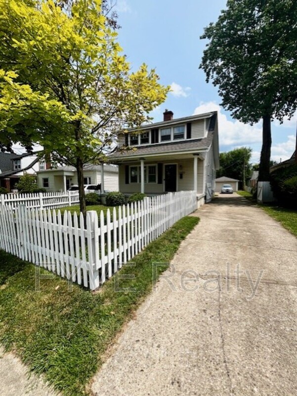 Building Photo - 2600 Shroyer Rd