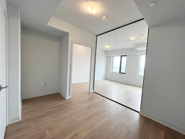 Building Photo - 1 Bed 1 Bath - Apartment