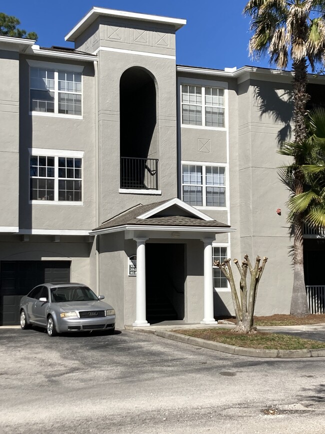 Building Photo - 405 S Villa San Marco Dr