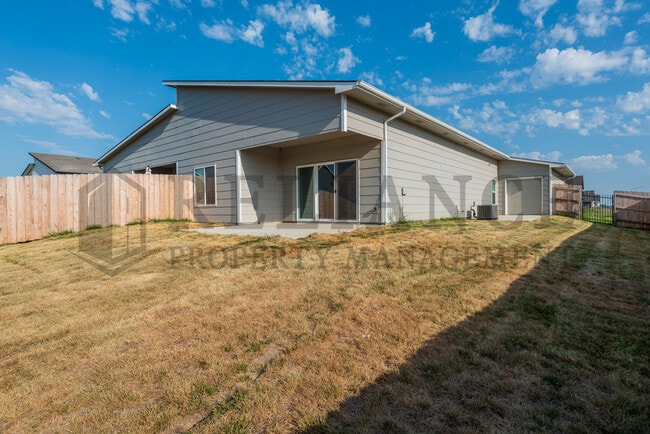 Building Photo - 5281 N Toben Ct