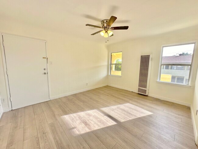 Foto del edificio - 4748 E 56th St