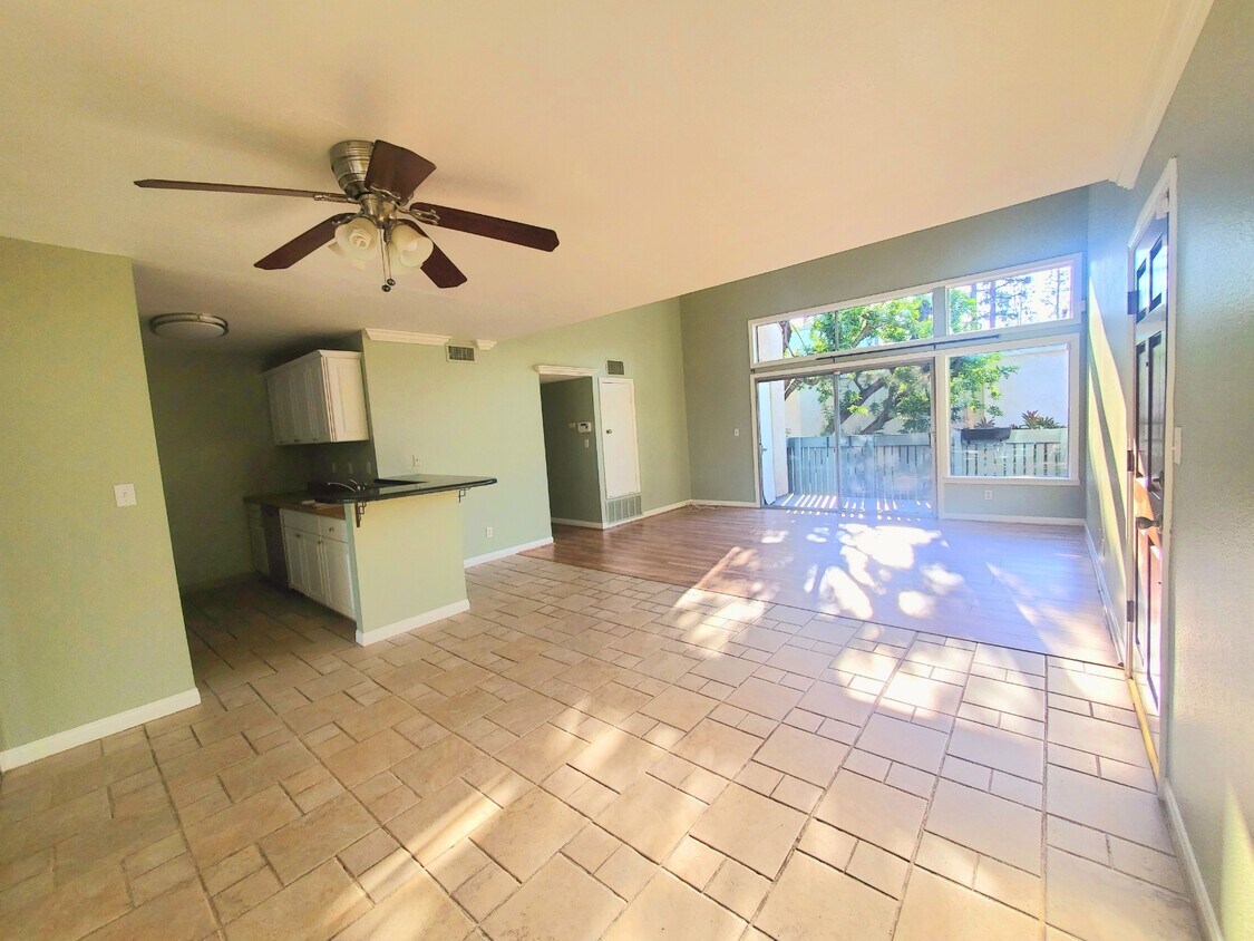 5700 Etiwanda Ave Unit 205, Tarzana, CA 91356 Condo for Rent in