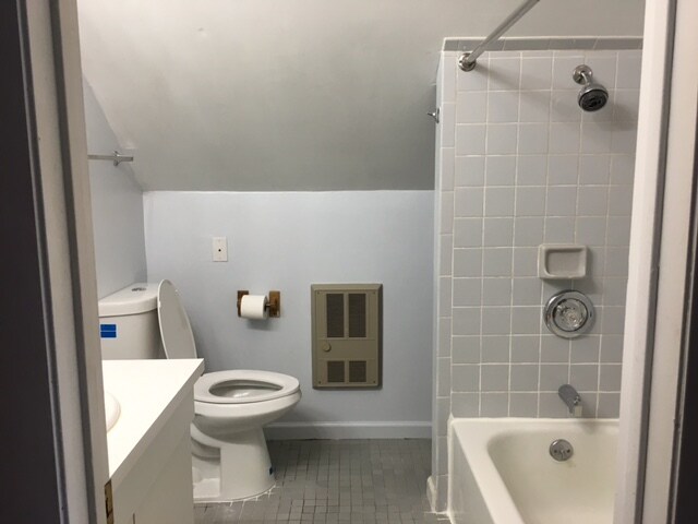 bathroom - 4 Raymond St