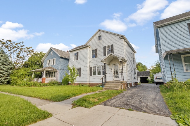 Building Photo - 1719 Mansfield Rd