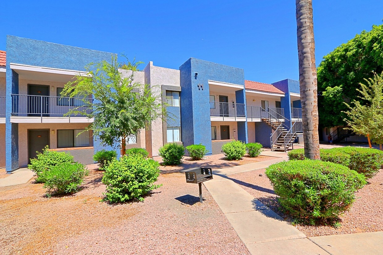 Rise Desert West Apartments 6131 W Thomas Rd Phoenix, AZ