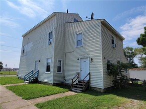 Building Photo - 362 Ridgewell Ave