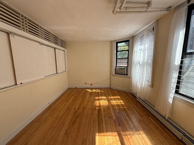 Foto del edificio - 337 Beacon St