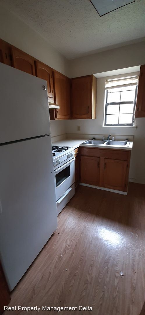 Foto del edificio - 2 br, 1 bath House - 636 N Van Buren St.