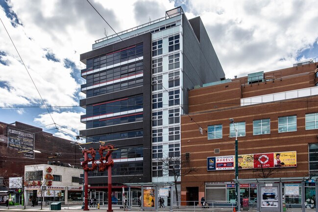 Photo du bâtiment - Dragon Condos