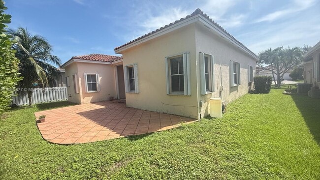 Building Photo - 3654 SW 162nd Ave