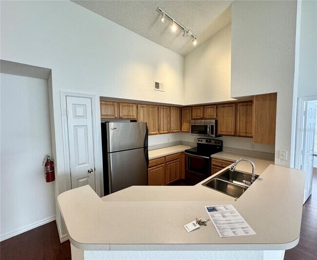Building Photo - 13028 Plantation Park Cir