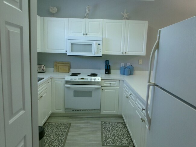 Foto del edificio - Furnished 2 bedroom, 2 bath condo in Arrowhead Community