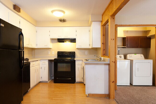 Foto del edificio - 952 88th Ln NW