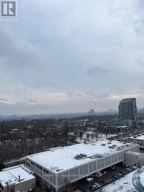 Building Photo - 310 Tweedsmuir Ave