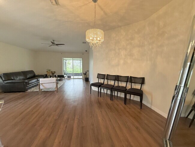 Foto del edificio - "Charming 3-Bedroom Townhouse in Wesley Ch...