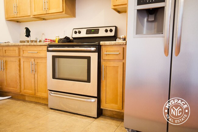 Foto del edificio - 1471 Bushwick Ave