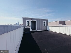Building Photo - 2720 W Thompson St
