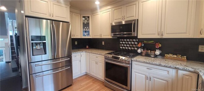 Building Photo - 79 Timberline Dr