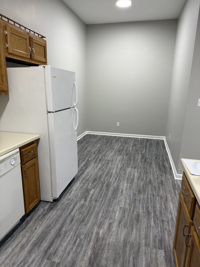 Foto del edificio - 241 McDaniel Ave