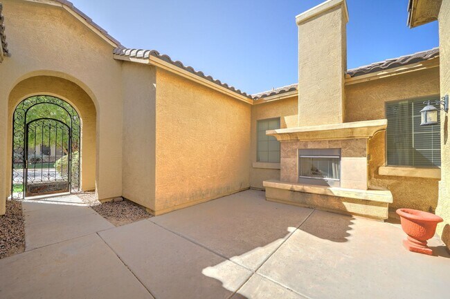 Building Photo - AVAILABLE NOW IN SHAMROCK ESTATES GILBERT!!!