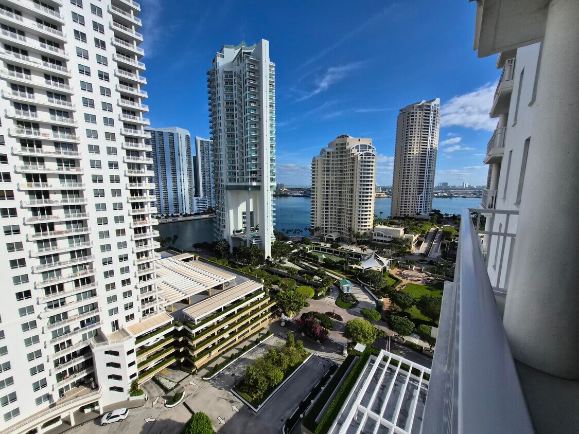 Foto principal - 701 Brickell Key Blvd