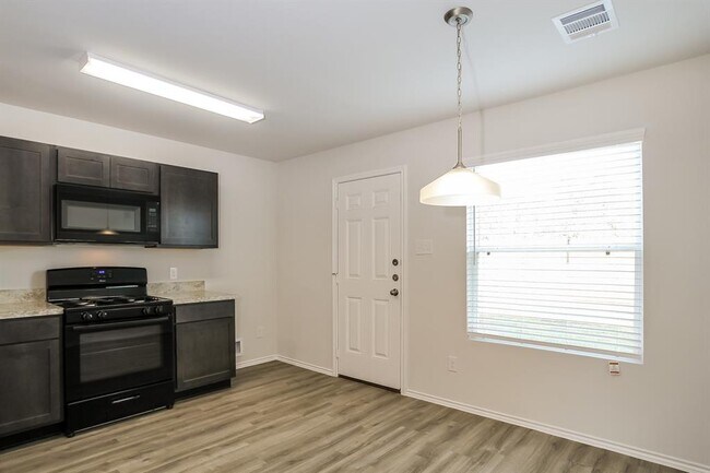 Building Photo - 4910 Giant Sequoia Way