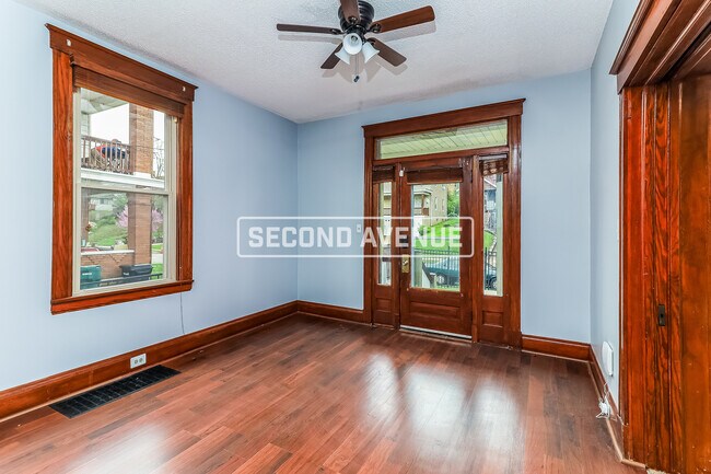 Foto del edificio - 739 Woodlawn Ave