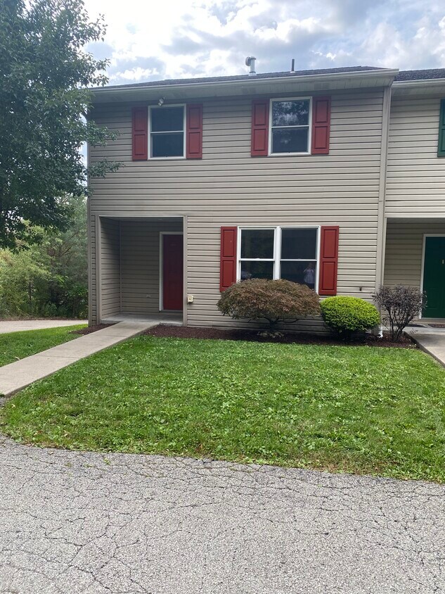 500 Harding St, Lower Burrell, PA 15068 Townhome Rentals in Lower