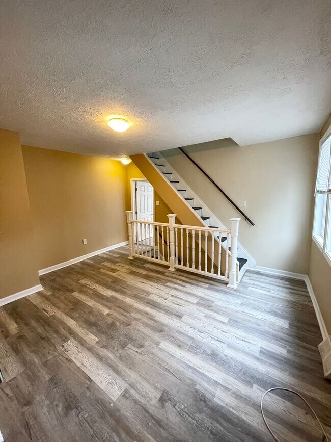 Foto del edificio - 3 Bedroom, 2 Bathroom in the South Side Sl...