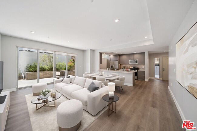 Foto del edificio - 1223 Hayworth Ave