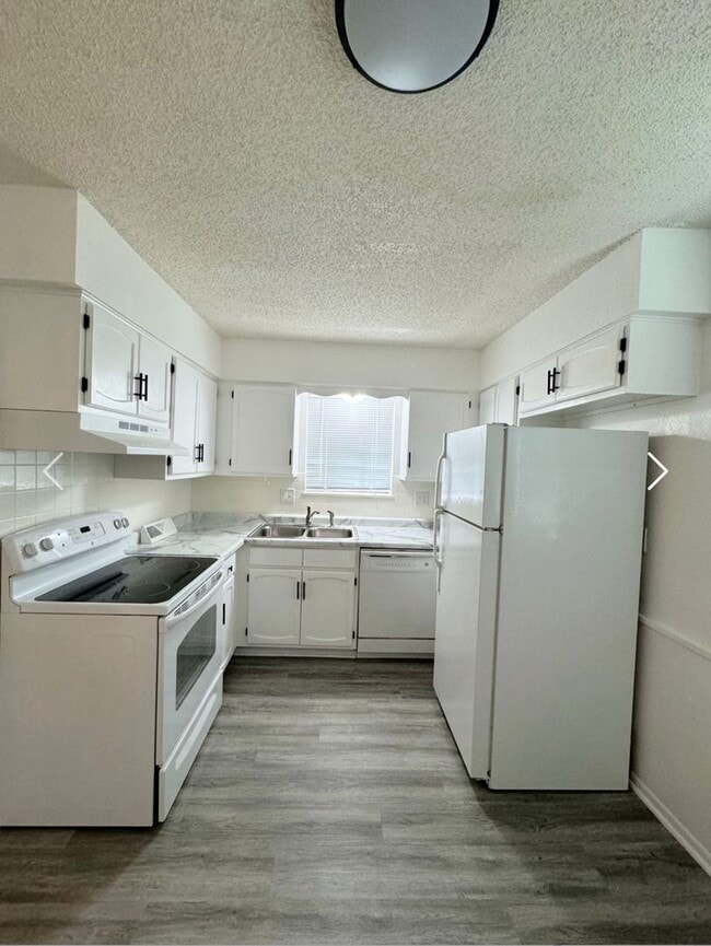 Building Photo - Cozy 2 bedroom, 1 bath in Independence!