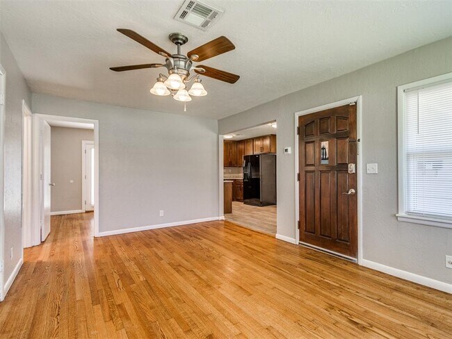 Foto del edificio - 710 Highland Pkwy