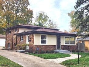 Building Photo - 223 Kenloch Ave