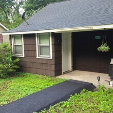 Building Photo - 4 Storybrook Ln W