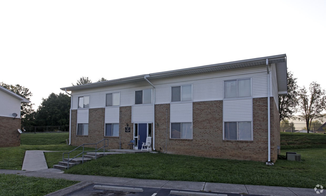 Primary Photo - Bicentennial Apartments