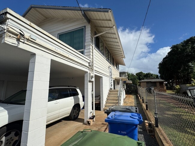 Building Photo - Renovated 5 Bedroom/3.5 Bath Single Family Home in Kalihi