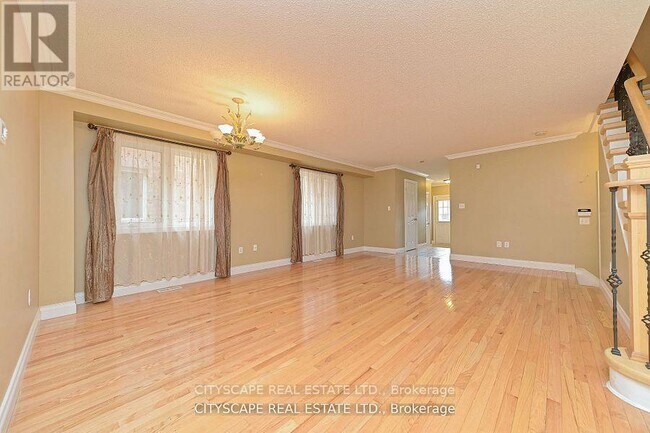 Building Photo - 3989 Skyview St