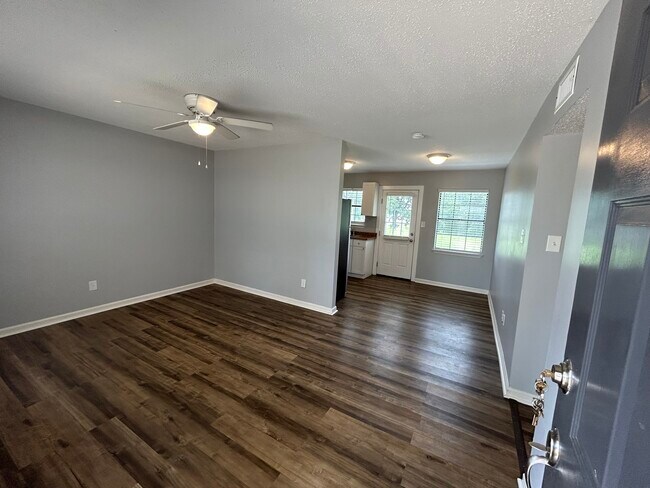 Foto del edificio - 1388 Highway 145