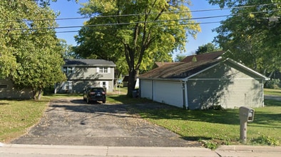 Building Photo - 1575 W Butte Des Morts Beach Rd