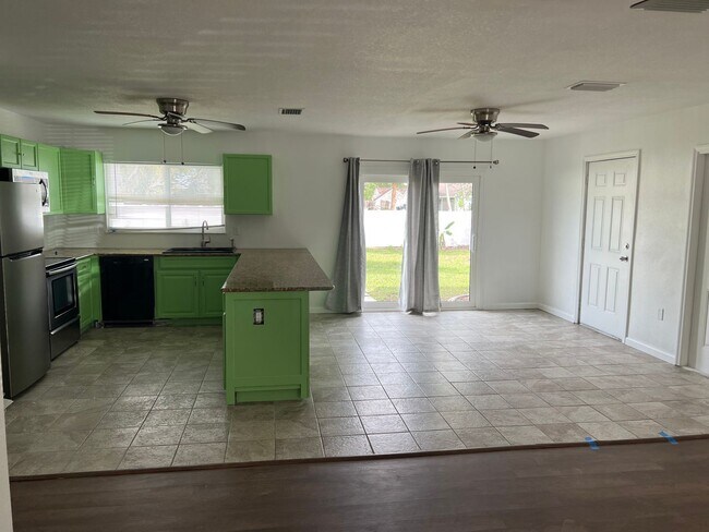 Foto del edificio - 3 br, 2 bath House - 4640 Maraldo Ave