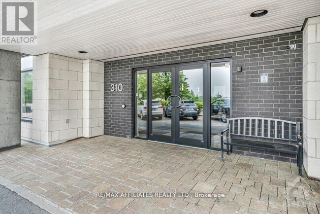 Photo du bâtiment - 310-310 Centrum Blvd